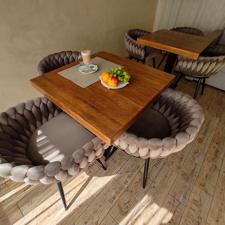 Vip Hotel Izmail Ngoại thất bức ảnh