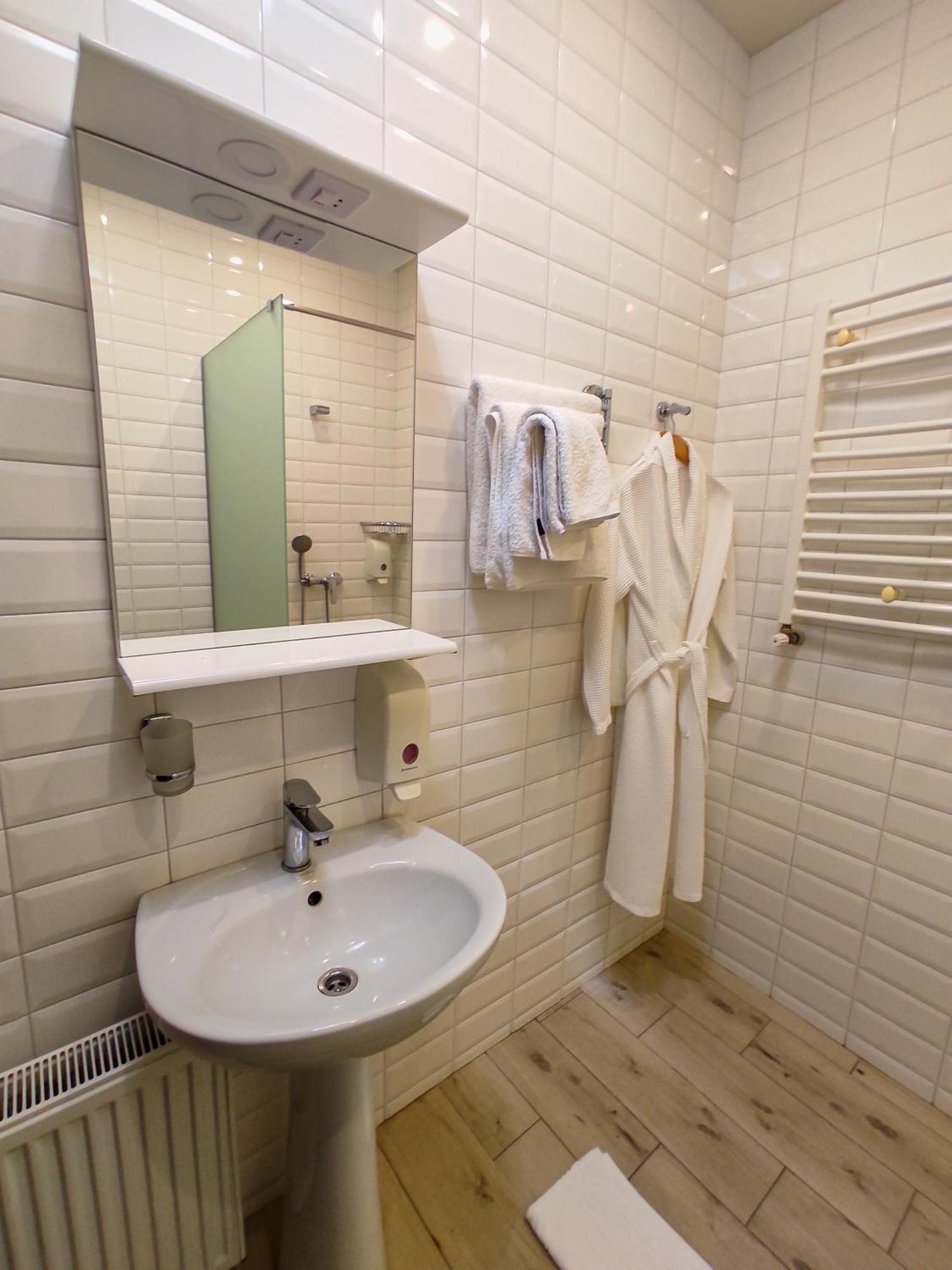 Vip Hotel Izmail Ngoại thất bức ảnh