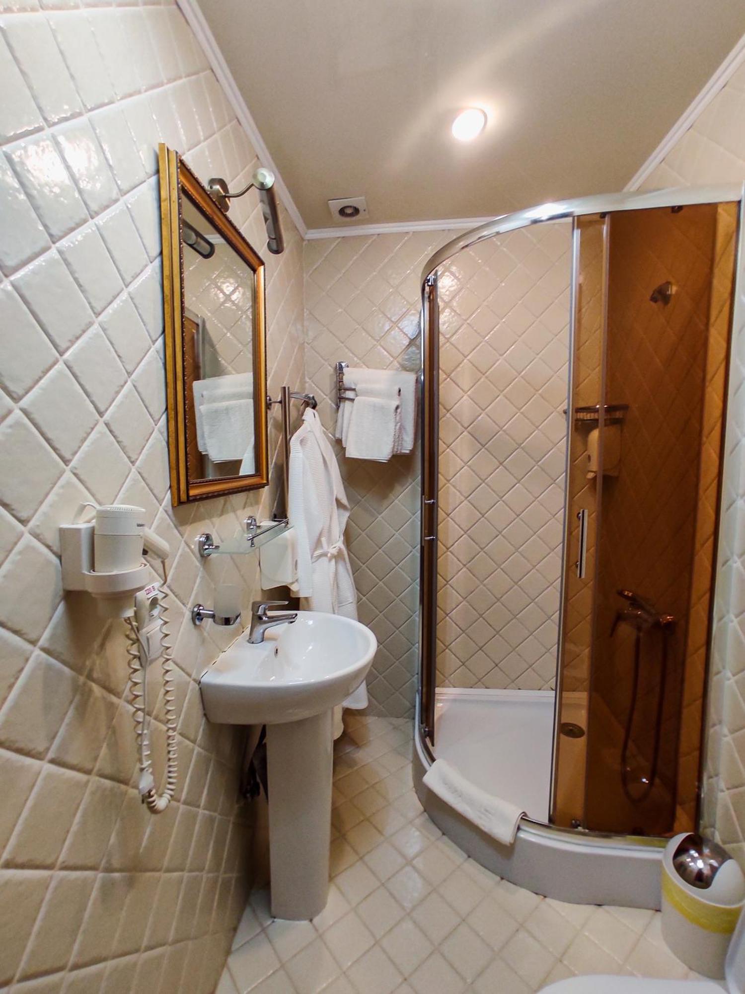 Vip Hotel Izmail Ngoại thất bức ảnh