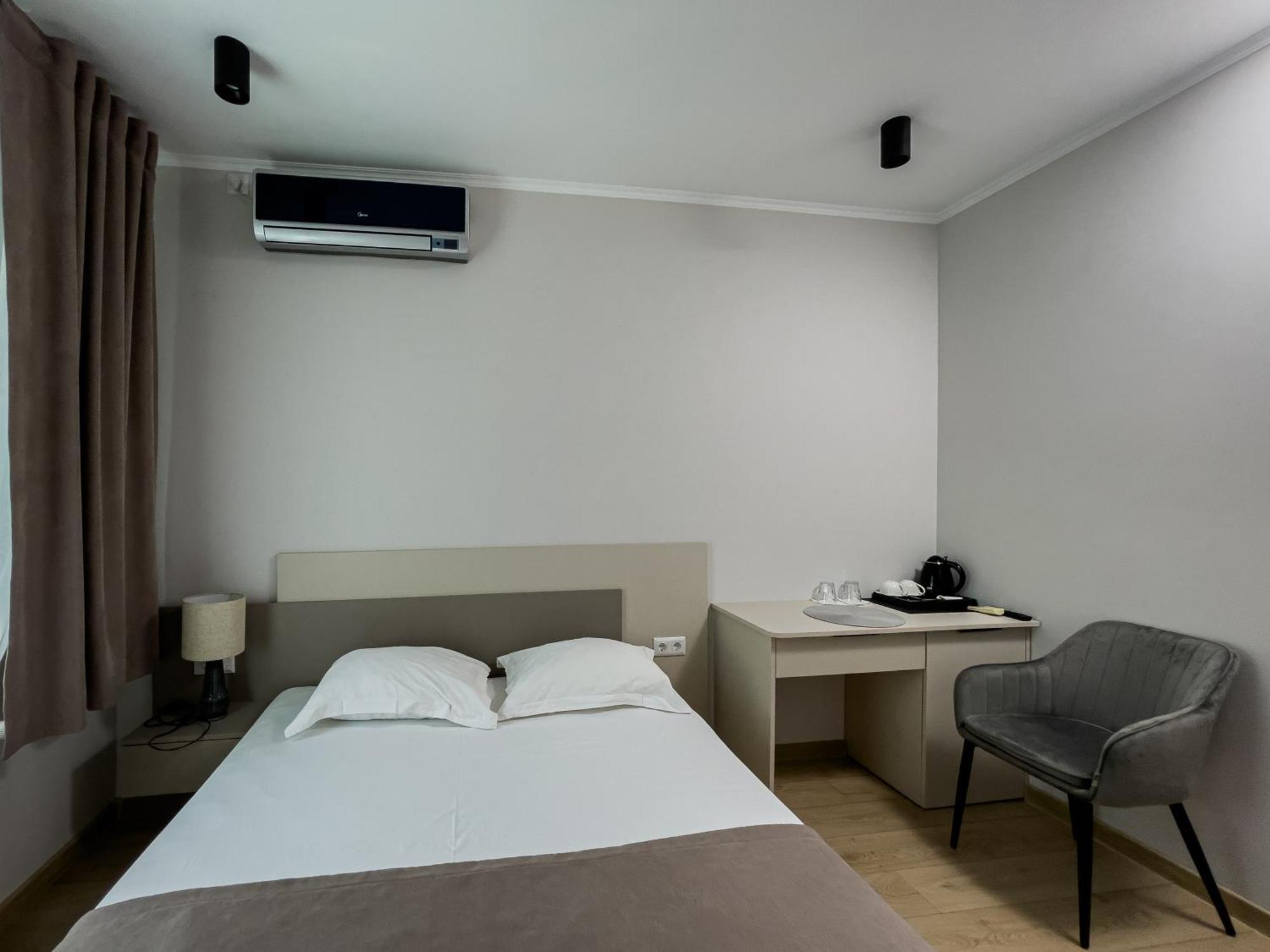 Vip Hotel Izmail Ngoại thất bức ảnh