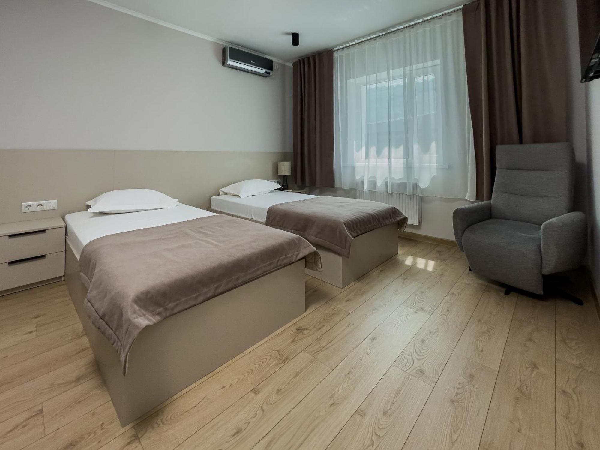 Vip Hotel Izmail Ngoại thất bức ảnh
