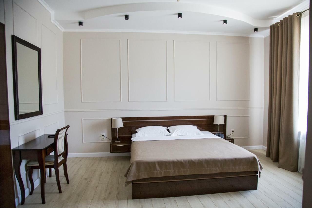 Vip Hotel Izmail Ngoại thất bức ảnh