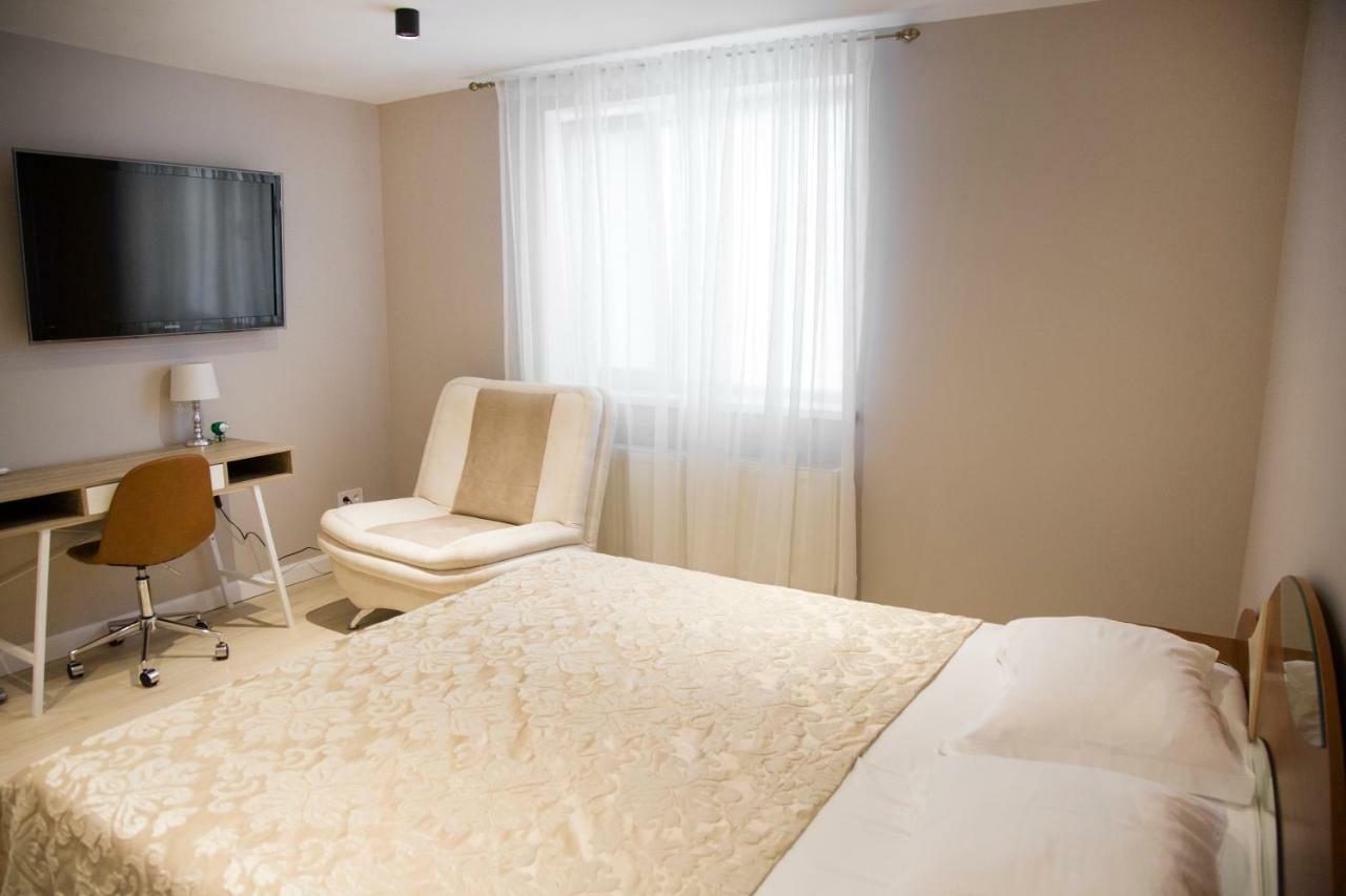 Vip Hotel Izmail Ngoại thất bức ảnh
