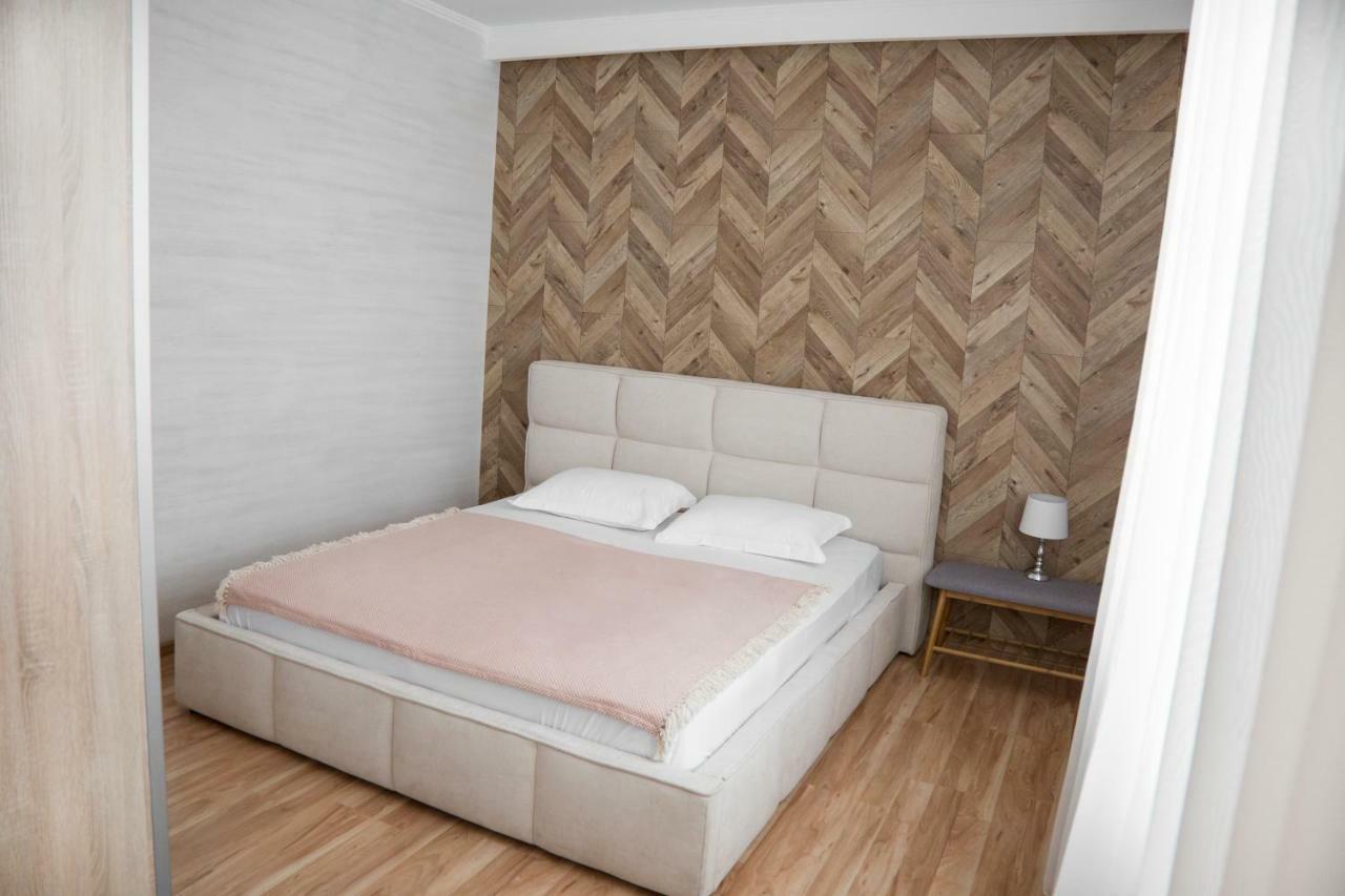 Vip Hotel Izmail Ngoại thất bức ảnh